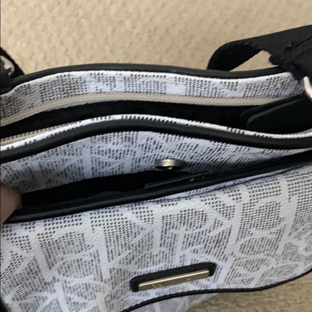 Purse - Picture 5 of 5
